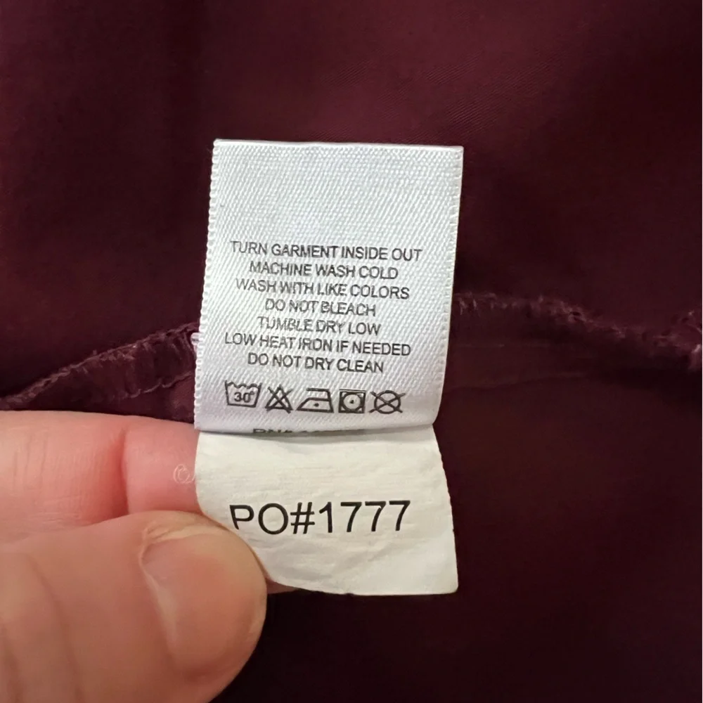 FIGS Women's Catarina One-Pocket Scrub Top in Burgundy (PO#: 1777), size Large